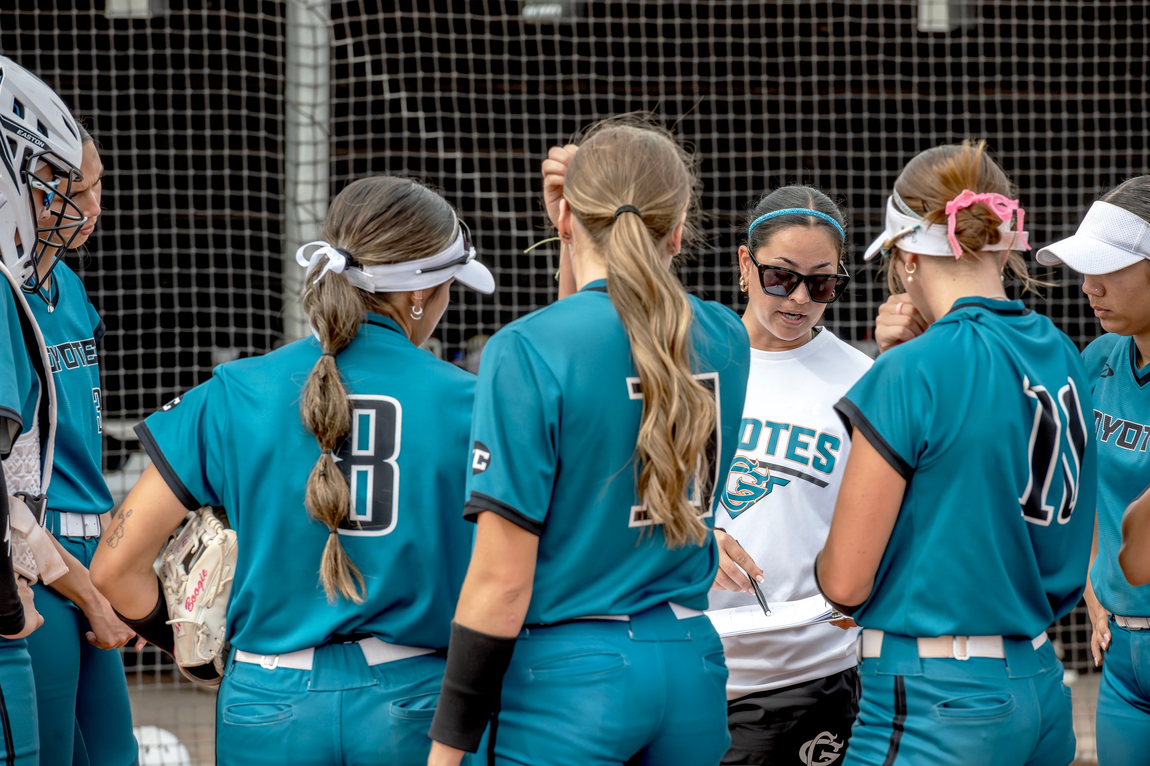 Coyote Softball takes the nightcap